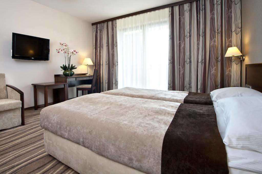 Hotel Budowlani 3*
